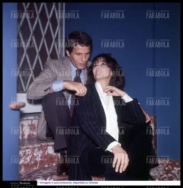 Giuliano Gemma e Claudia Cardinale alla presentazione del film Il prefetto di ferro, 1977 - Farabola Immagine digitale