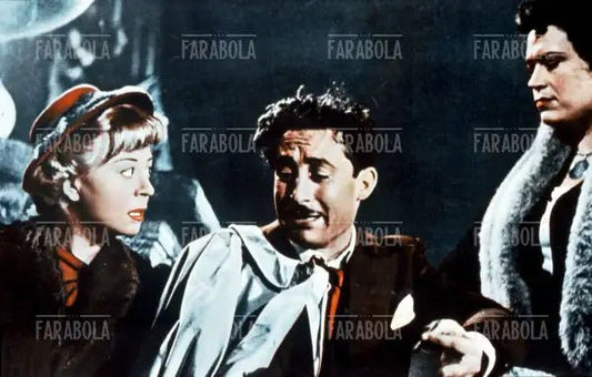 Giulietta Masina e Leopoldo Trieste in una scena del film Lo Sceicco Bianco, 1952 - Farabola Immagine digitale