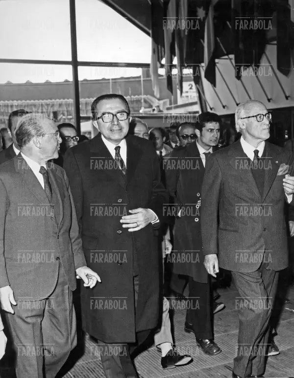 Giulio Andreotti e Adrio Casati all'inaugurazione della Fiera Campionaria, Milano, 1973 - Farabola Immagine digitale