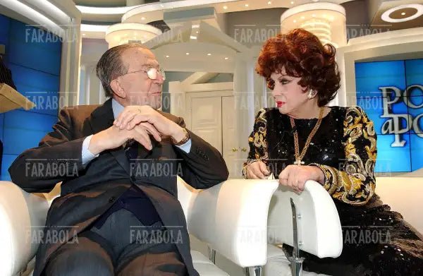 Giulio Andreotti e Gina Lollobrigida, Porta a porta, 2001 - Farabola Immagine digitale