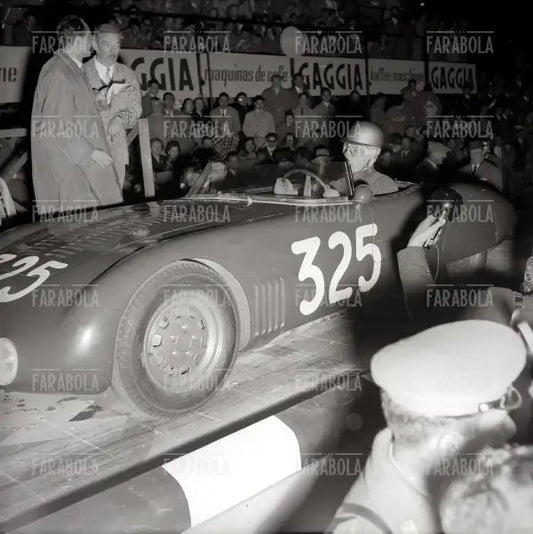 Giulio Cabianca su Osca S 950, Mille Miglia, 1957 - Farabola Immagine digitale
