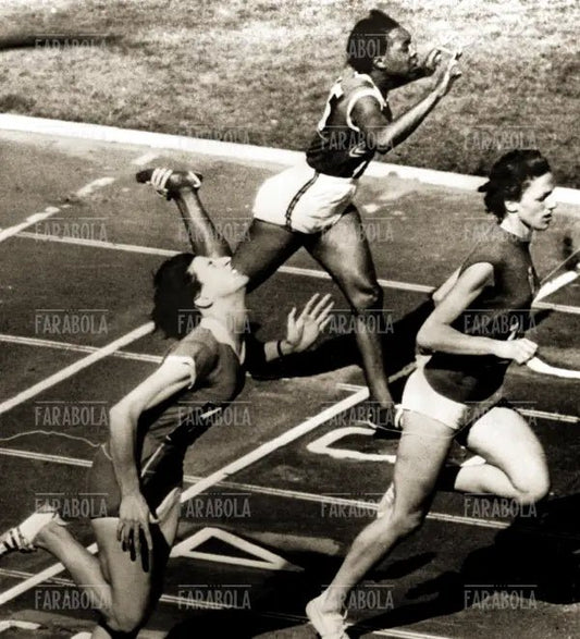 Giusi Leone durante i 100 metri, Olimpiadi di Roma, 1960 - Farabola Immagine digitale