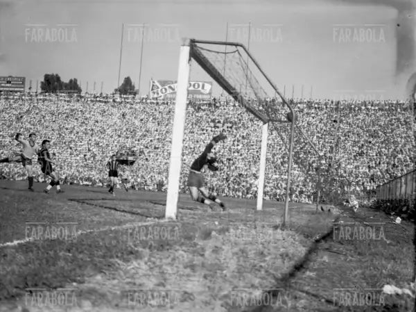 Gol di Francesco Pernigo, Inter vs Modena, 1947 - Farabola Immagine digitale