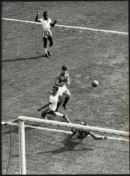 Gol di Virgili, Italia - Brasile 1956 Ft 3919 - Stampa 20x15 cm - Farabola Stampa ai sali d'argento