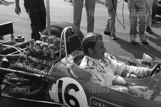Graham Hill su Lotus - Ford Cosworth, Gp di Monza, 1968 - Farabola Immagine digitale