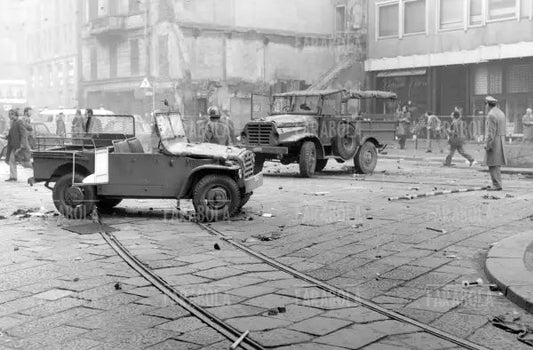 Guerriglia a Milano, 1972 - Farabola Immagine digitale