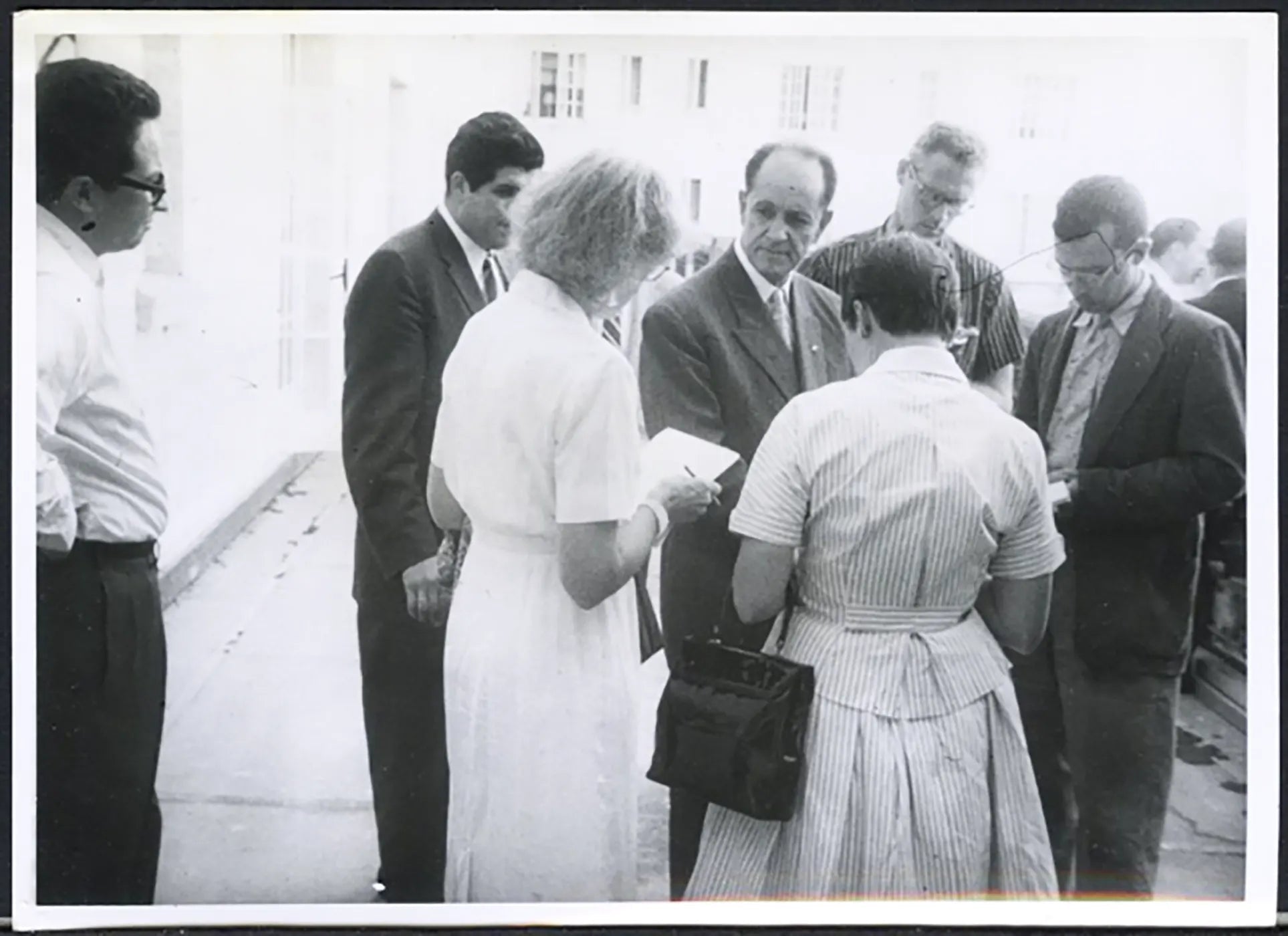 Gustavo Rojas Pinilla alle Bermuda 1957 Ft 36755 - Stampa 13x18 cm - Farabola Stampa ai sali d'argento