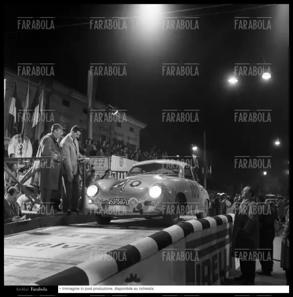 Hartmuth Oesterle su Porsche 356 1300 Super, Mille Miglia, 1956 - Farabola Immagine digitale