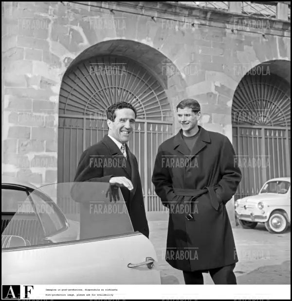 Helenio Herrera e Giacinto Facchetti all'Arena Civica, Milano, 1963 - Farabola Immagine digitale