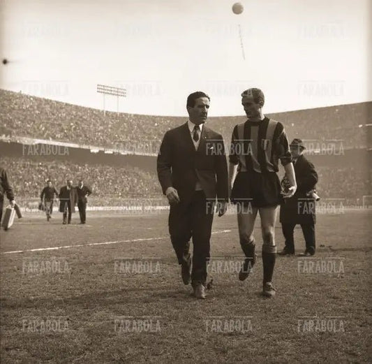 Helenio Herrera e Sandro Mazzola, Milan vs Inter, 1964 - Farabola Immagine digitale