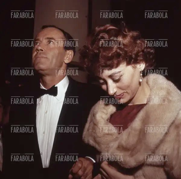 Henry Fonda con la moglie la baronessa Afdera Franchetti, anni 60 - Farabola Immagine digitale
