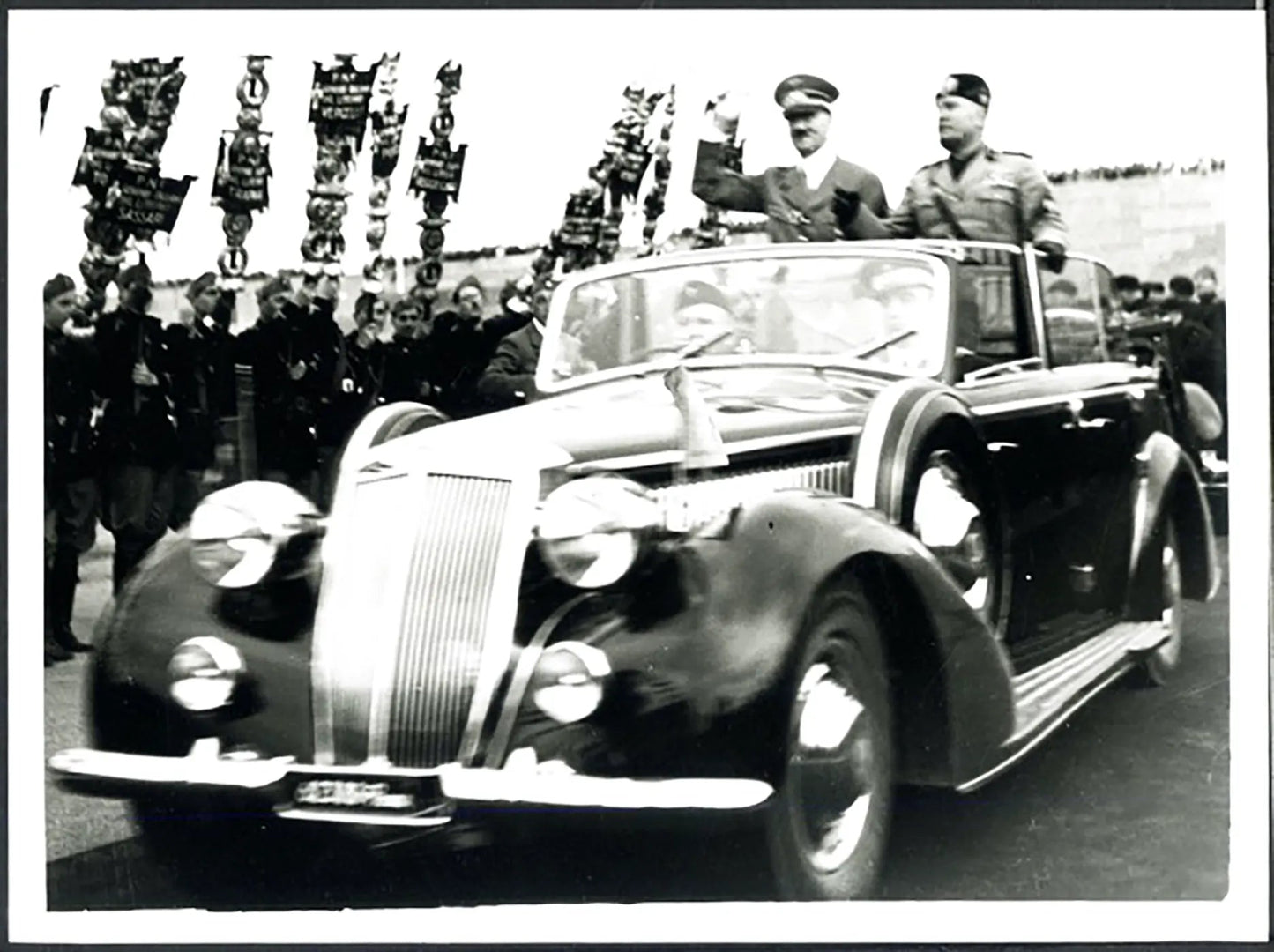 Hitler e Mussolini sfilano a Roma 1938 Ft 37846 - Stampa 24x18 cm - Farabola Stampa ai sali d'argento (anni 90)
