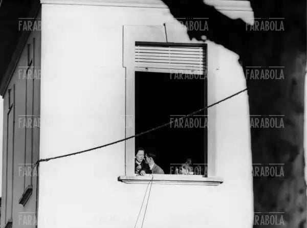 I fratelli Santato sequestrano 92 bambini di una scuola, Milano, 1956 - Farabola Immagine digitale