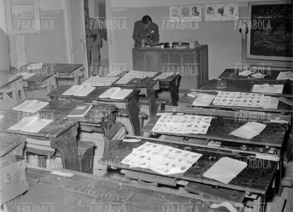I fratelli Santato sequestrano 92 bambini di una scuola, Milano, 1956 - Farabola Immagine digitale