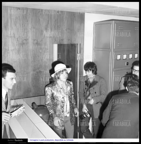 I Rolling Stones arrivano a Linate, Milano, 1967 - Farabola Immagine digitale