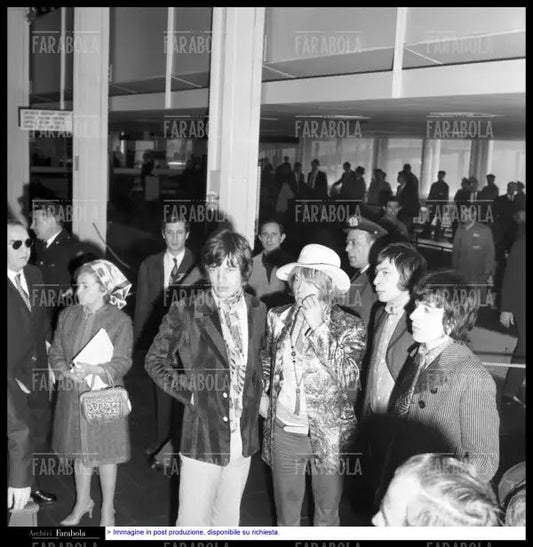 I Rolling Stones arrivano a Linate, Milano, 1967 - Farabola Immagine digitale