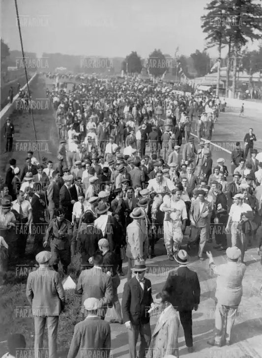 Il conte Brilli Peri al Gp d'Italia, 1925 - Farabola Immagine digitale