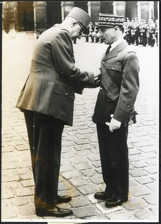 Il generale De Gaulle e.il generale Noiret 1963 Ft 37624 - Stampa 18x13 cm - Farabola Stampa ai sali d'argento