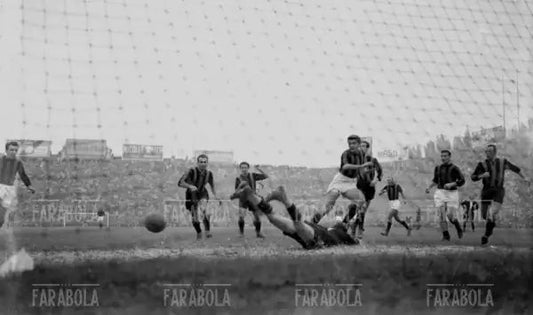 Il gol di Annovazzi, Inter vs Milan, 1949 - Farabola Immagine digitale