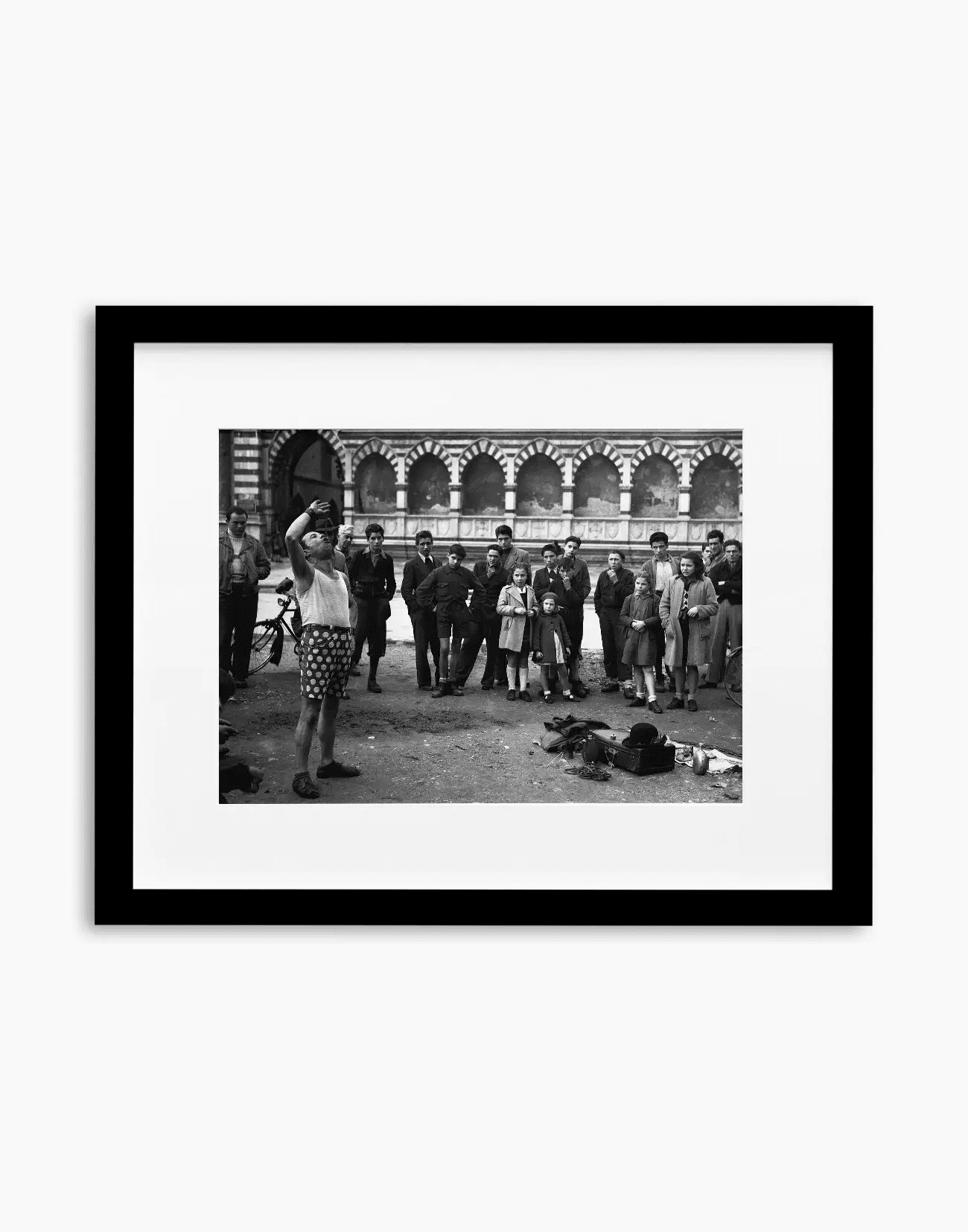Il mangiatore di spade, Firenze 1946 - Farabola WhiteWall App Product