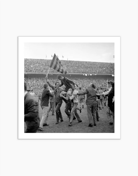 Il Milan festeggia lo scudetto, 1959 - Farabola WhiteWall App Product