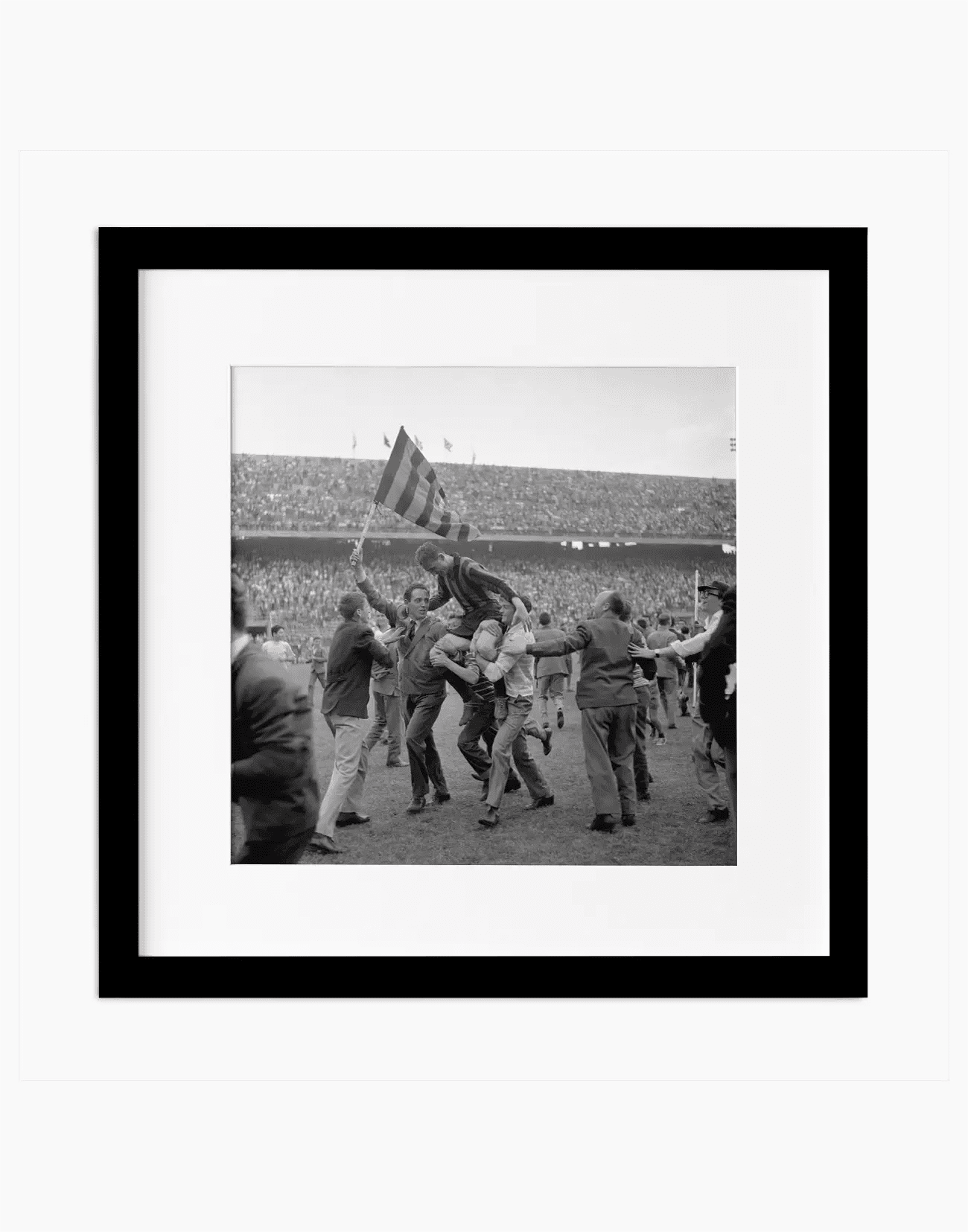 Il Milan festeggia lo scudetto, 1959 - Farabola WhiteWall App Product