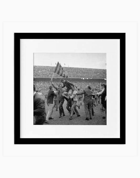 Il Milan festeggia lo scudetto, 1959 - Farabola WhiteWall App Product
