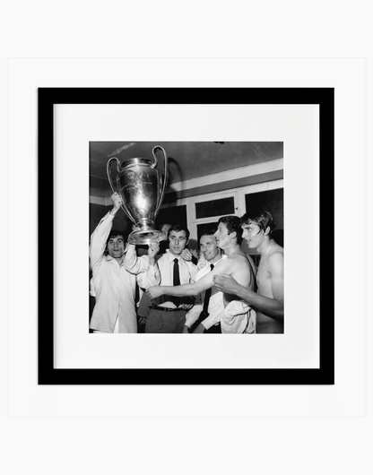 Il Milan vince la Coppa dei Campioni 1969 — stampa fine art con cornice nera