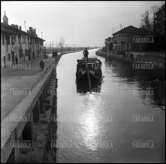 Il Naviglio Grande, Milano, 1953 - Farabola Immagine digitale