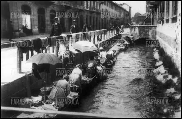 Il Naviglio in Porta Ticinese, Milano, fine Ottocento - Farabola Immagine digitale