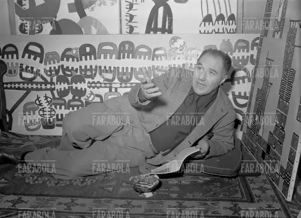 Il pittore Giuseppe Capogrossi, 1953 - Farabola Immagine digitale