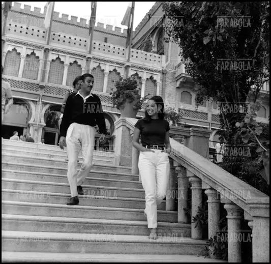 Il principe arabo Khalid e Ira von Furstenberg, Festival di Venezia, 1964 - Farabola Immagine digitale