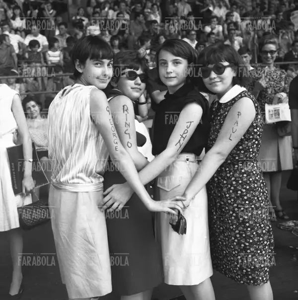 Il pubblico, Concerto dei Beatles, Velodromo Vigorelli, Milano, 1965 - Farabola Immagine digitale