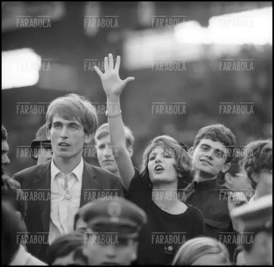 Il pubblico, Concerto dei Beatles, Velodromo Vigorelli, Milano, 1965 - Farabola Immagine digitale