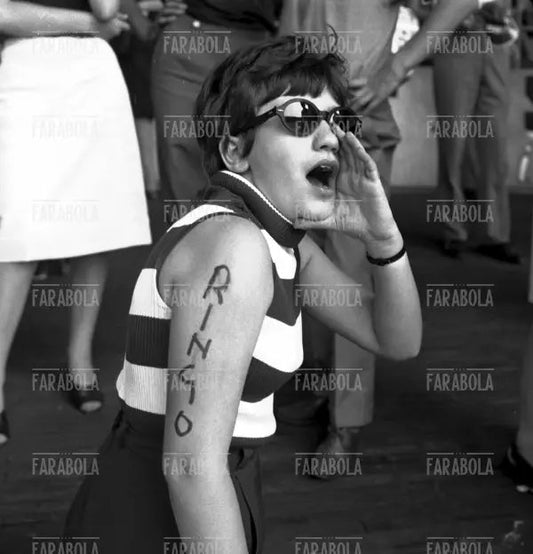 Il pubblico, Concerto dei Beatles, Velodromo Vigorelli, Milano, 1965 - Farabola Immagine digitale