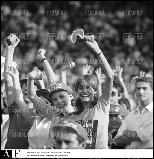 Il pubblico, Concerto dei Beatles, Velodromo Vigorelli, Milano, 1965 - Farabola Immagine digitale