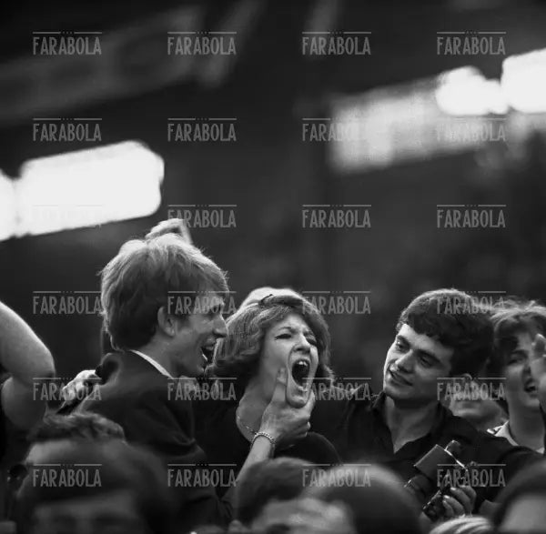 Il pubblico, Concerto dei Beatles, Velodromo Vigorelli, Milano, 1965 - Farabola Immagine digitale