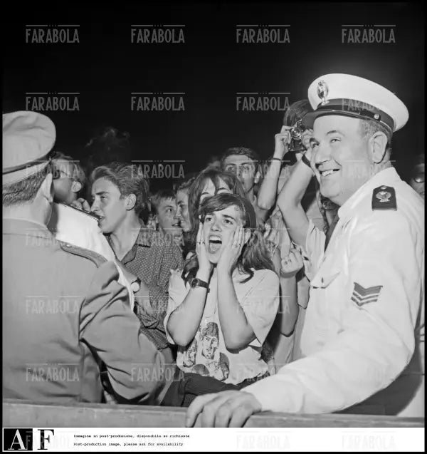 Il pubblico, Concerto dei Beatles, Velodromo Vigorelli, Milano, 1965 - Farabola Immagine digitale