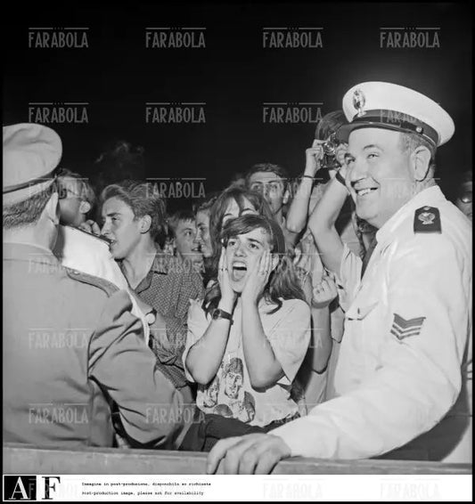 Il pubblico, Concerto dei Beatles, Velodromo Vigorelli, Milano, 1965 - Farabola Immagine digitale
