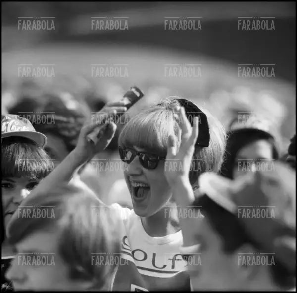 Il pubblico, Concerto dei Beatles, Velodromo Vigorelli, Milano, 1965 - Farabola Immagine digitale
