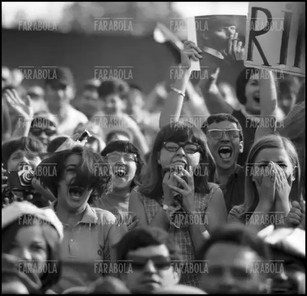Il pubblico, Concerto dei Beatles, Velodromo Vigorelli, Milano, 1965 - Farabola Immagine digitale