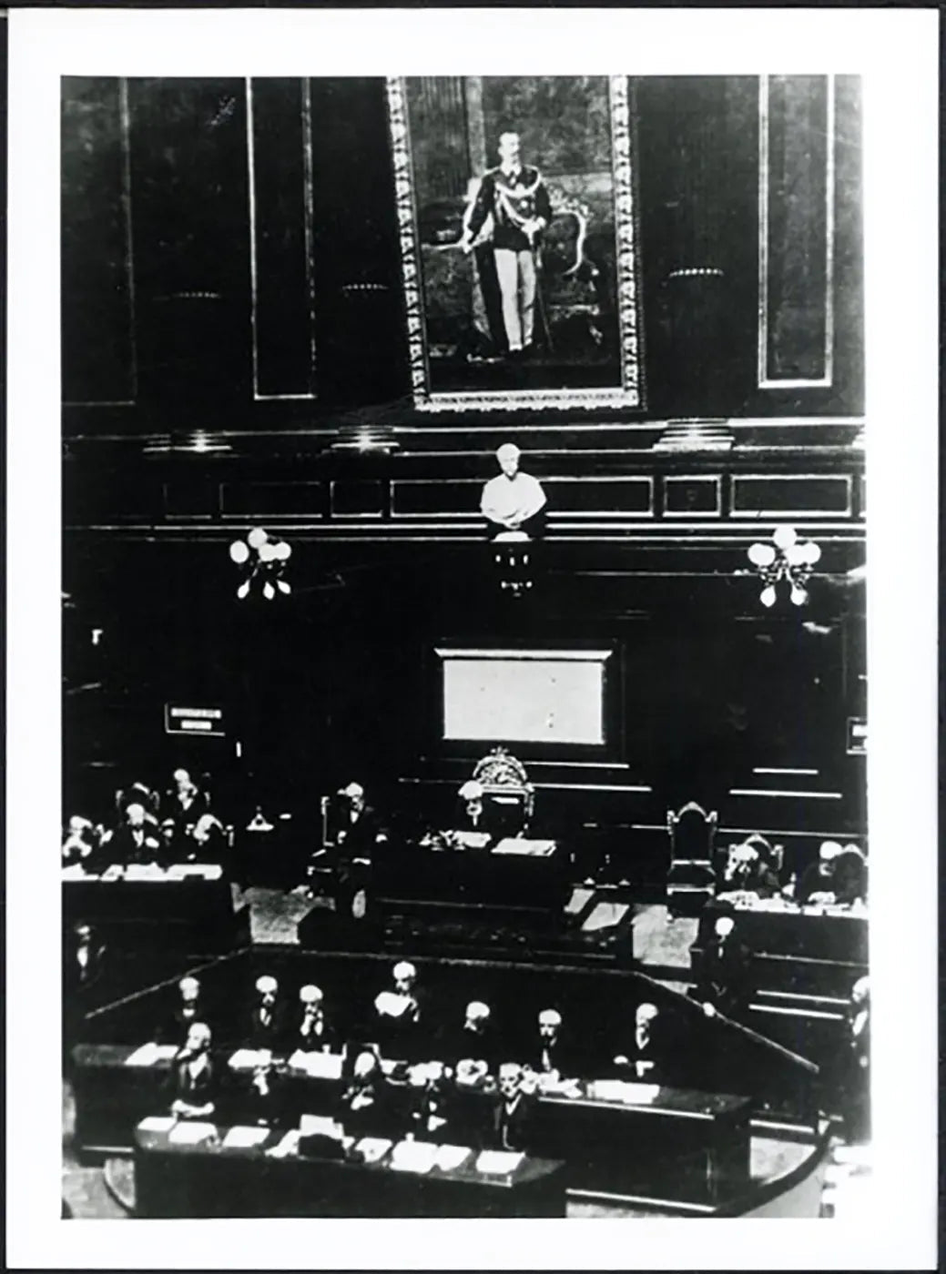 Il Senato concede pieni poteri a Salandra 1915 Ft 37763 - Stampa 24x18 cm - Farabola Stampa ai sali d'argento (anni 90)