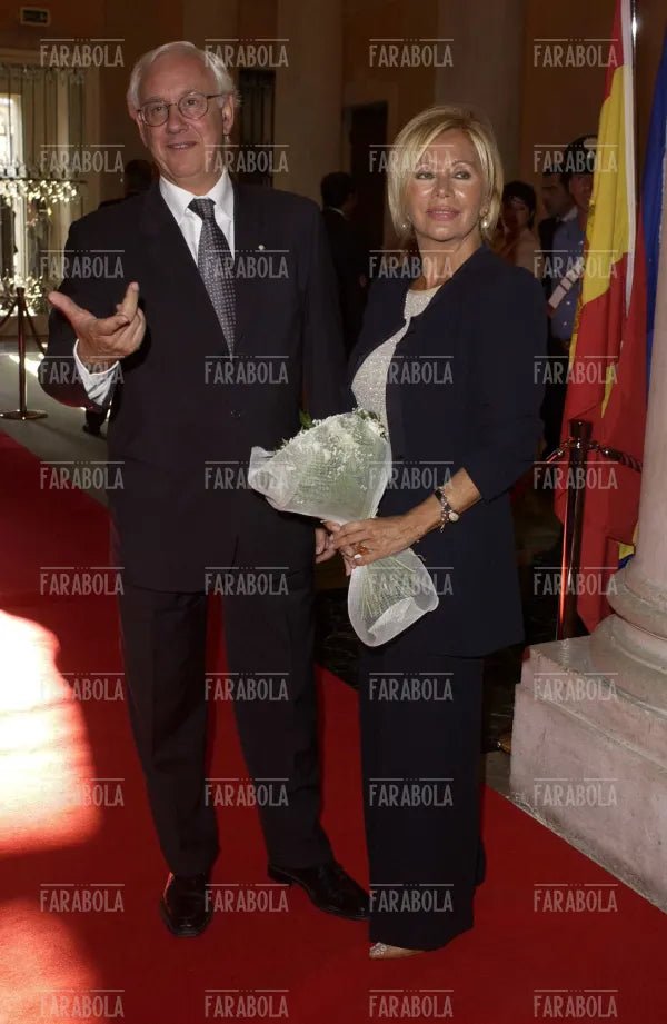 Il sindaco di Venezia Paolo Costa con la moglie, Festival di Venezia, 2004 - Farabola Immagine digitale