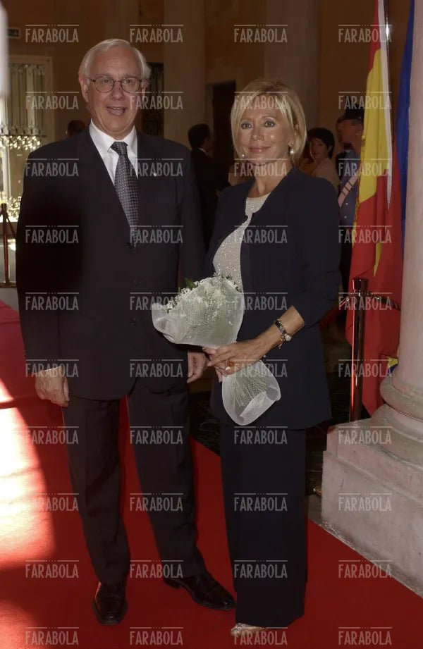 Il sindaco di Venezia Paolo Costa con la moglie, Festival di Venezia, 2004 - Farabola Immagine digitale
