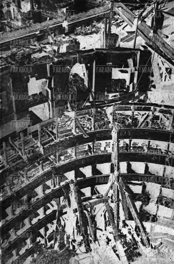Il Teatro alla Scala bombardato, 1943 - Farabola Immagine digitale