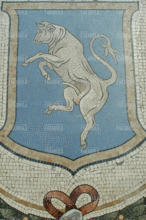 Il Toro restaurato in Galleria Vittorio Emanuele II, Milano, 2003 - Farabola Immagine digitale