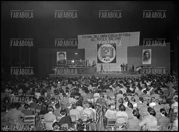 Incontro di pugilato alla Festa de l'Unità, Milano, 1953 - Farabola Immagine digitale