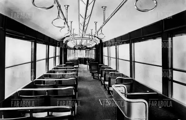 Interno di un tram a cavalli, Milano, 1947 - Farabola Immagine digitale