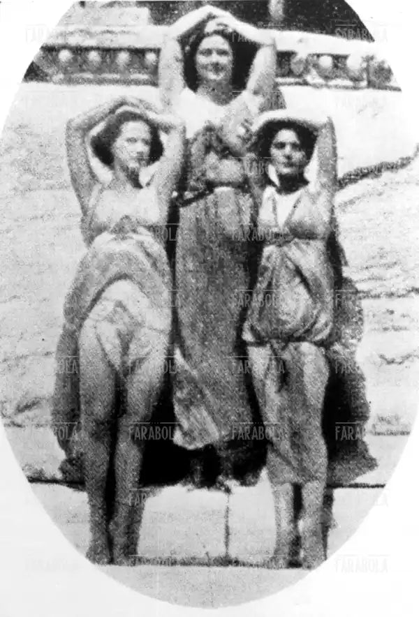 Isadora Duncan con le sue allieve, Atene, 1920 - Farabola Immagine digitale