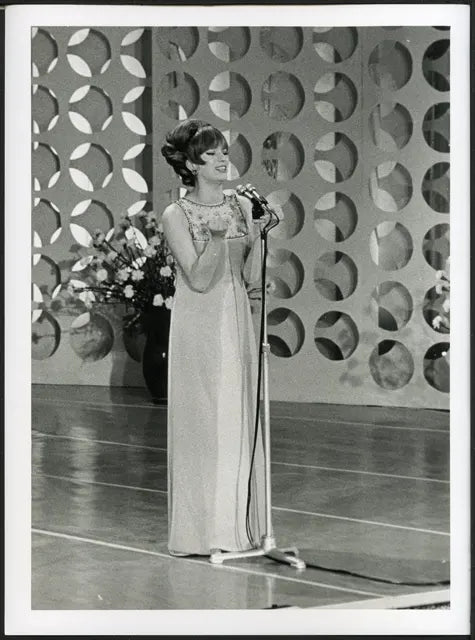 Iva Zanicchi Sanremo 1967 Ft 35626 - Stampa 24x18 cm - Farabola Stampa ai sali d'argento (anni 90)